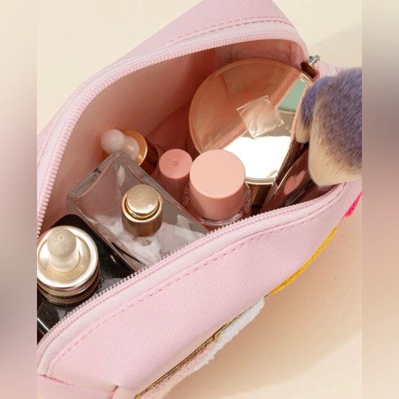 🌼4 for $20🌼 NWT, Travel Makeup bag, Embroidered “Face” toiletry bag - Picture 4 of 5